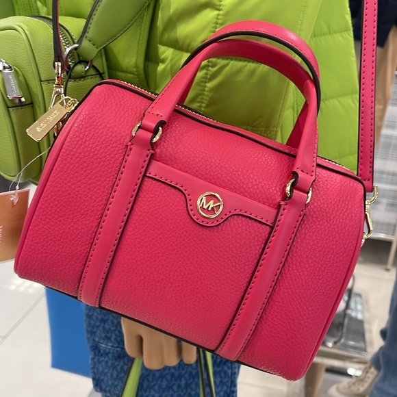 Michael Kors Travel Small Duffle Leather Crossbody Satchel Electric Pink
NWT - Picture 12 of 16